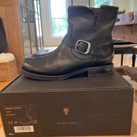 frye veronica ankle boots